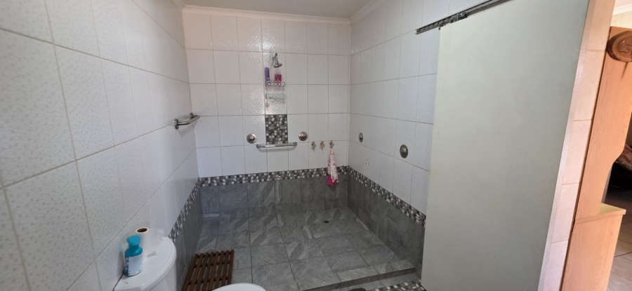 4 Bedroom Property for Sale in Collerville North West